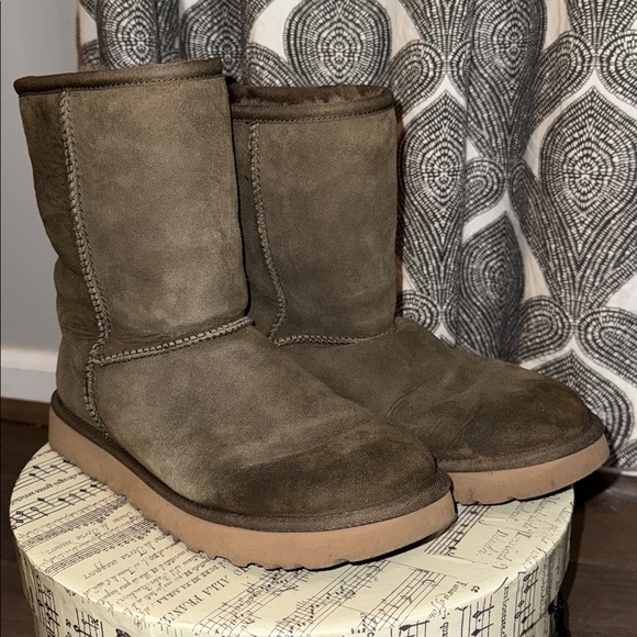 UGG Suede Classic Short Boots SZ 9 - Picture 3 of 8